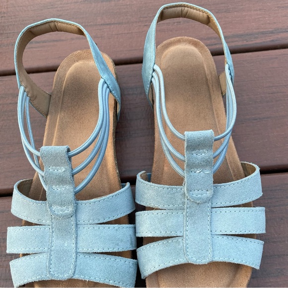 Earth Origins Light Blue Sandals - Picture 5 of 9